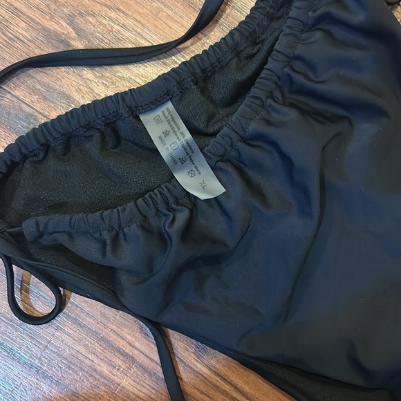 Black two-piece high cut swimsuit - Picture 2 of 3